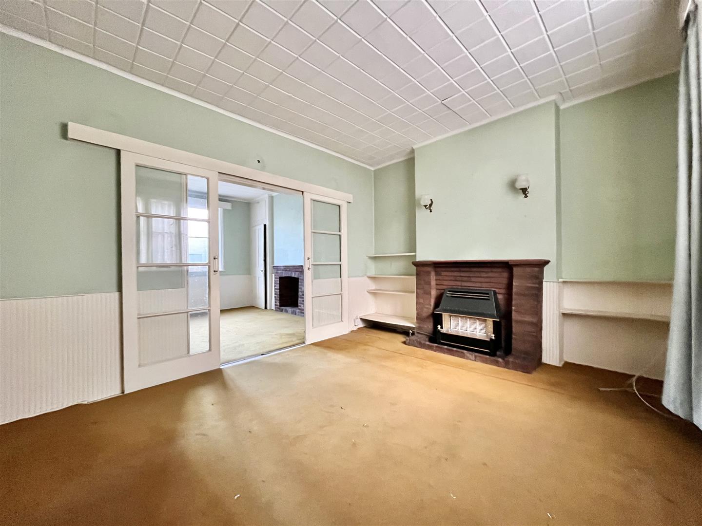 2 bed property in All Saints Street, Old Town